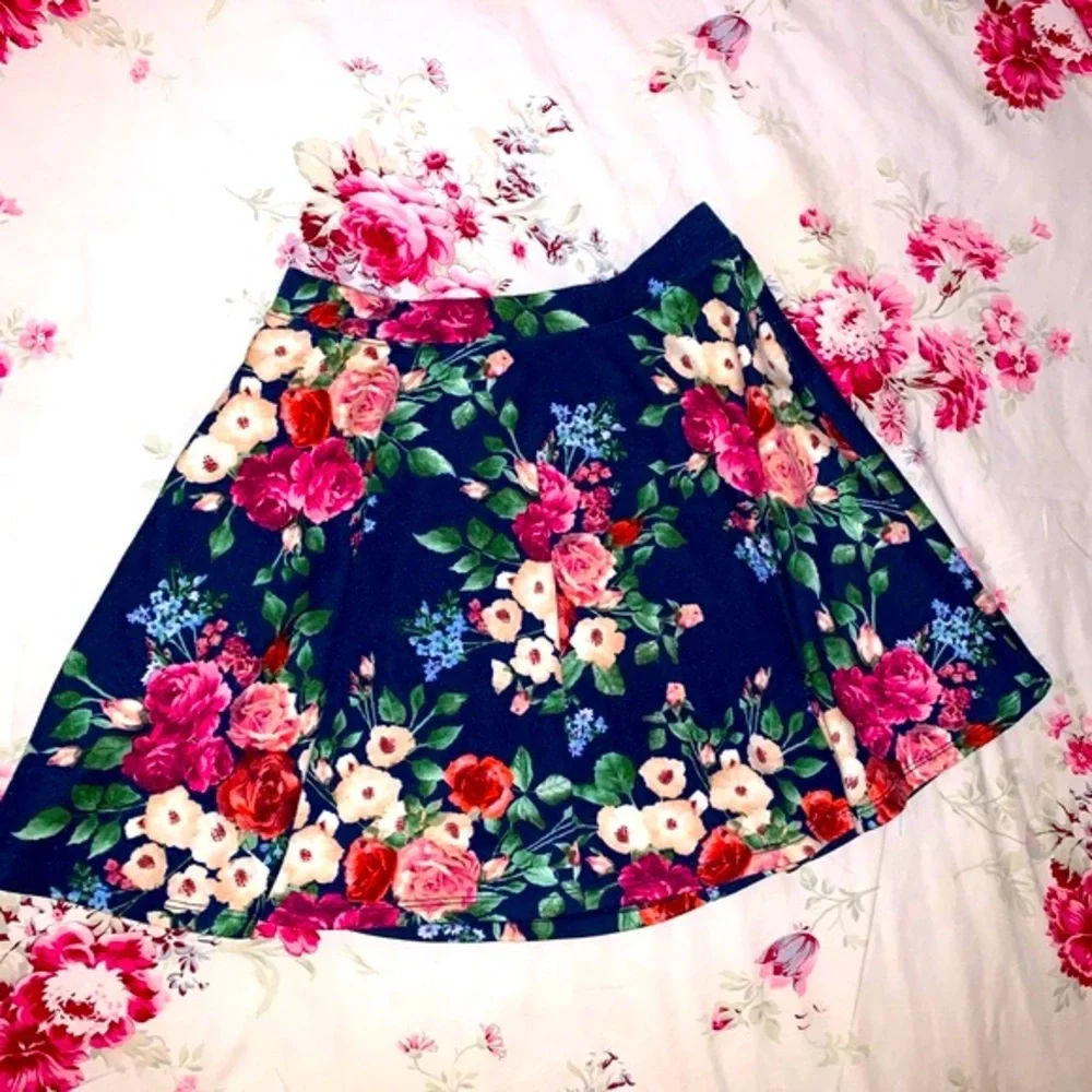 Navy Floral Skirt - Picture 3 of 6